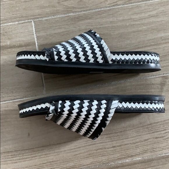 Sigerson Morrison Aoven Woven Pool Slide Sandals - Picture 6 of 7